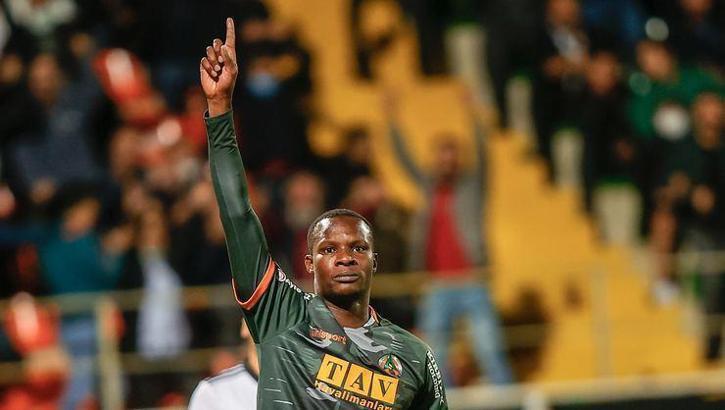 Khouma Babacar Serie B yolunda