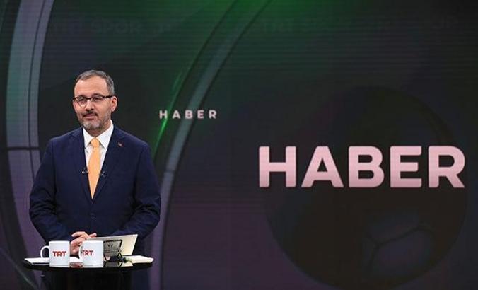 Bakan Kasapoğlu Gazeteciler Günü'nde haber sundu