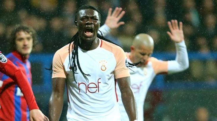 Bafetimbi Gomis'ten çifte rekor