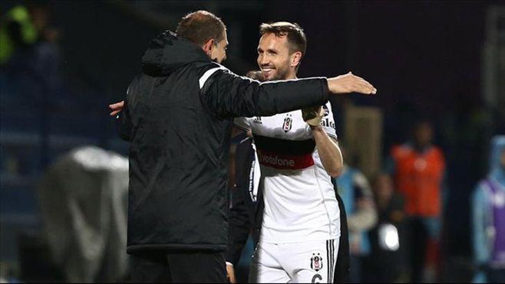 Beşiktaş'ta 6 isimle yollar ayrıldı!