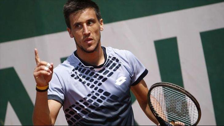 Bombalar altında doğdu, Federer'e rakip