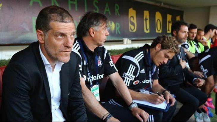 Slaven Bilic, rekorla bırakıyor