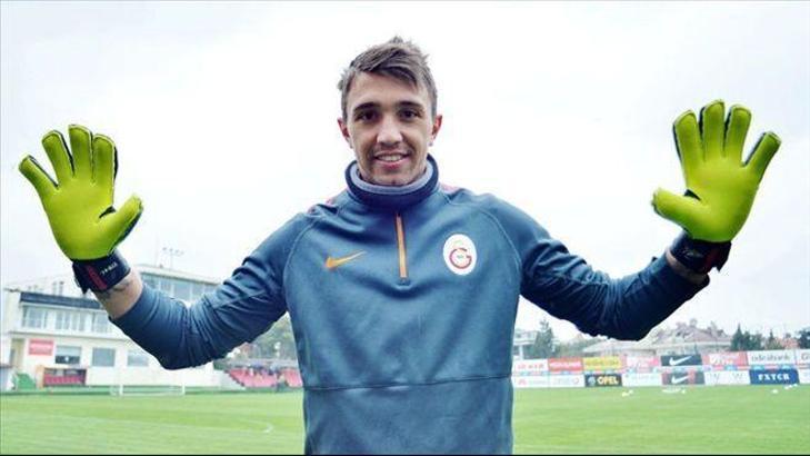 Muslera: Selçuk'un beni azarlaması hevesimi kırmadı