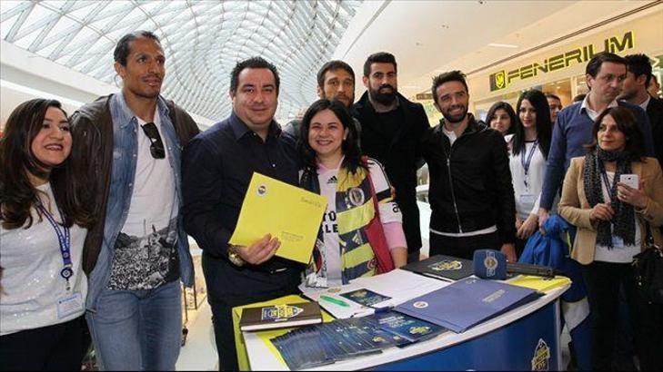 Futbolcular taraftarla buluştu