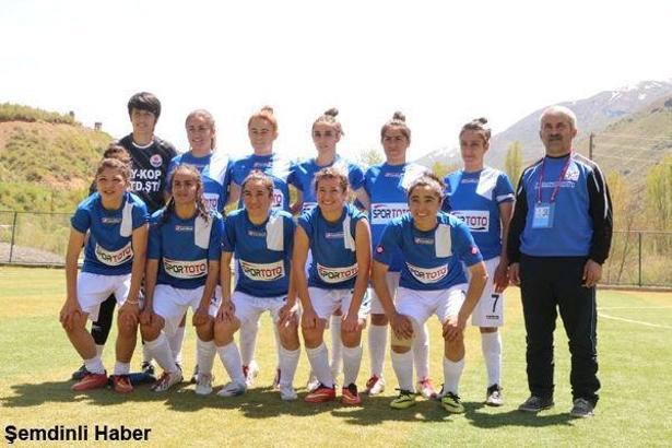 Hakkarigücü Kadın Futbol Takımının 1'inci Lig sevinci