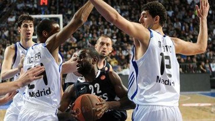 Efes evinde ilk kez mağlup: 60-77