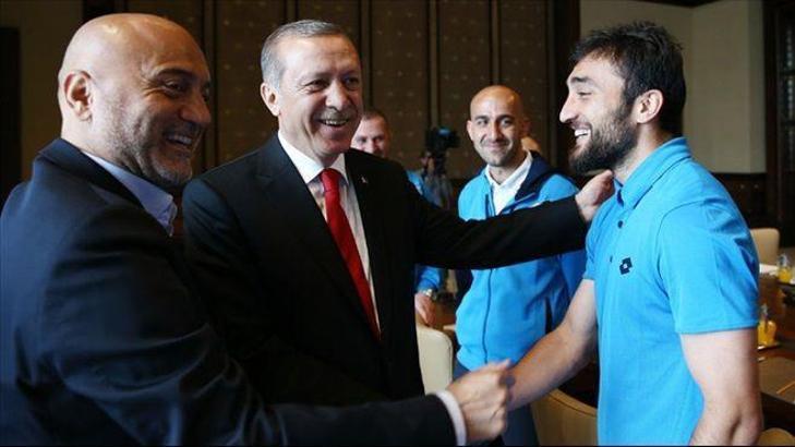 Hikmet Karaman, Ak-Saray'a gitti