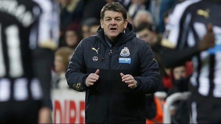 Newcastle United, Carver'a emanet