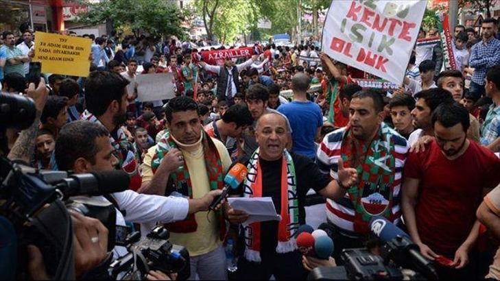 Yeni Diyarbakırspor taraftarları TFF'yi protesto etti