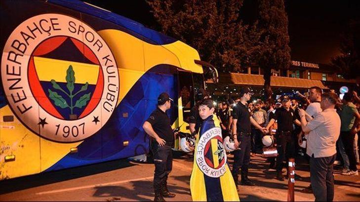 Fenerbahçe takım otobüsüne saldırı!