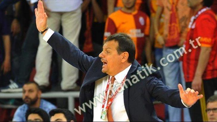 Ergin Ataman, Twitter'da patladı!