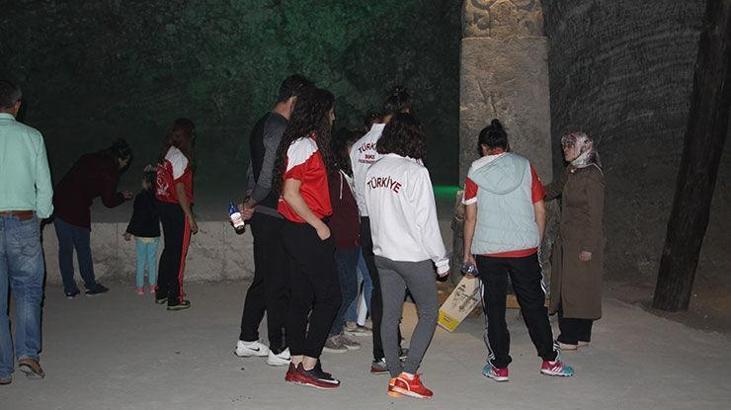 Boksörler yerin 150 metre altında antrenman yaptı