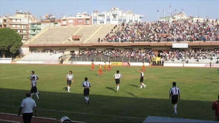 Aydın'da tribün çöktü; yaralılar var