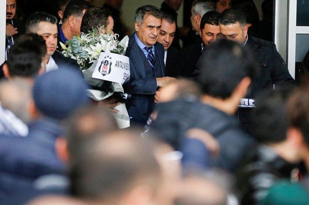 Burak Yılmaz'a şok karşılama: “Hırsız Burak”