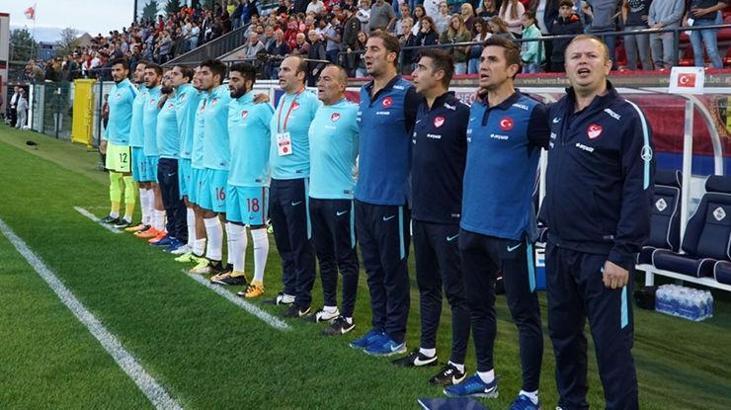 Emre Aşık Milli Takım'daki görevinden ayrıldı
