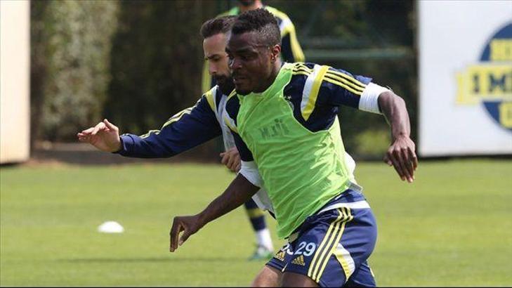 Fenerbahçe'de yine Emenike krizi
