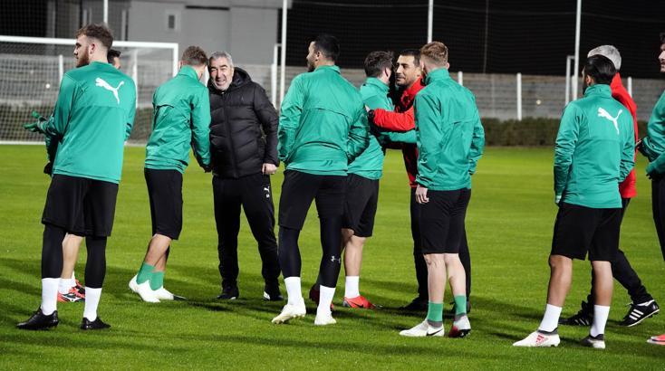 Bursaspor Antalya'da hazırlıklarına başladı