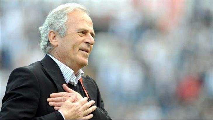 Mustafa Denizli'den pankart sitemi!