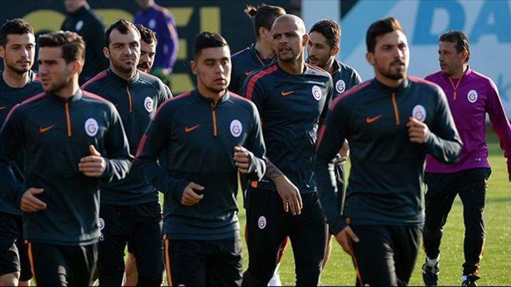 Galatasaray'da 8 futbolcu sınırda