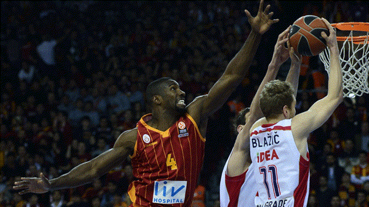 Patric Young parkelere dönüyor mu?