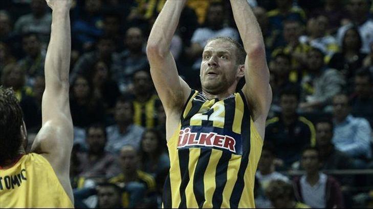 Fenerbahçeli yıldızın Porsche'si çalındı