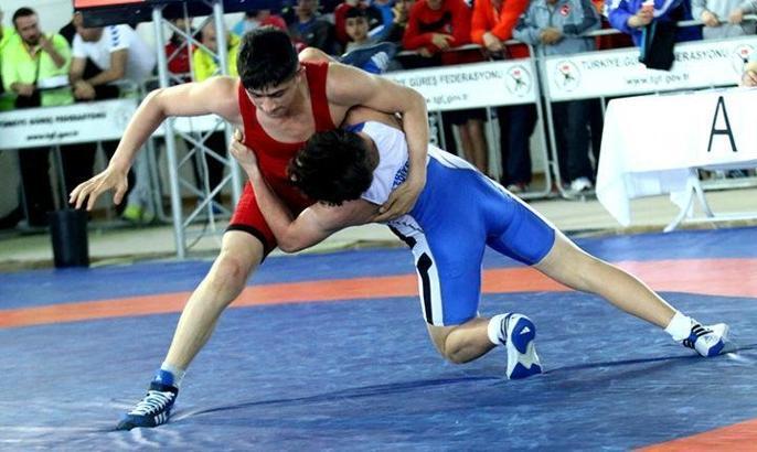 13-15 Yaş Serbest Güreş Grup Müsabakaları başlıyor