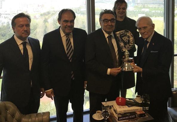Doğan Medya'da devir teslim töreni