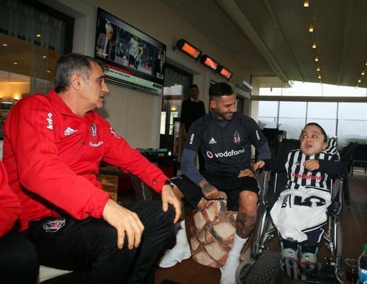 MPS hastası öğrencinin Beşiktaş hayali gerçek oldu