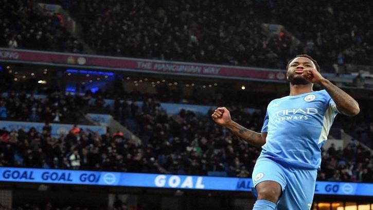 Raheem Sterling, Nicolas Anelka'nın rekoruna ortak olmak istiyor