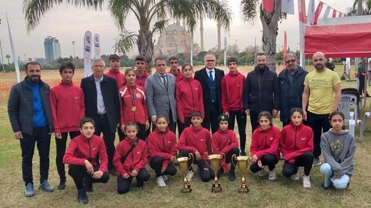 Vanlı atletizmcilerden büyük başarı