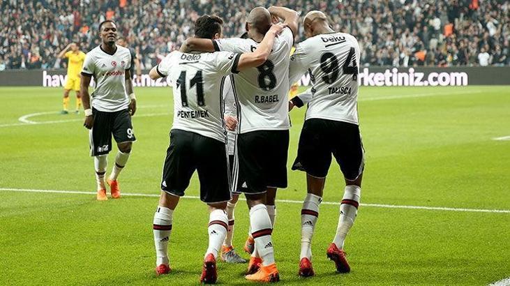 Beşiktaşlılar Vodafone Park'ta gole doyuyor!