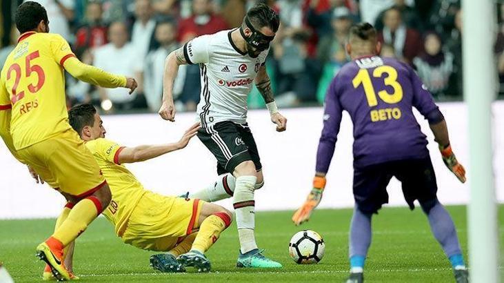 Negredo yerinde sayıyor