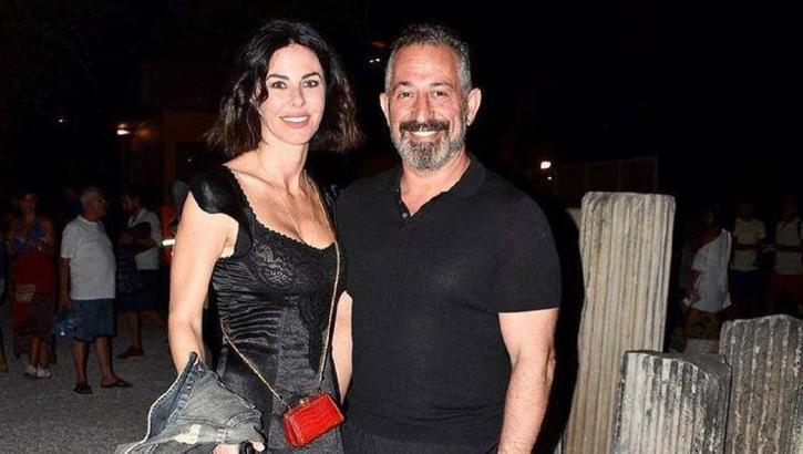 Defne Samyeli'den sevgilisi Cem Yılmaz'a yeni yıl hediyesi