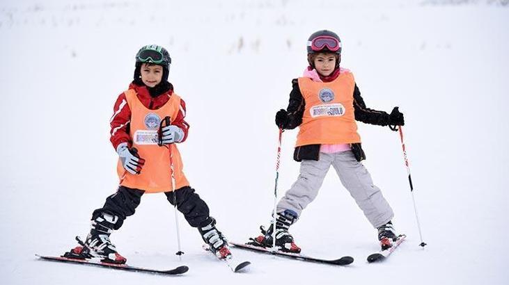 Türkiye'nin en büyük kayak okulu Spor AŞ'de
