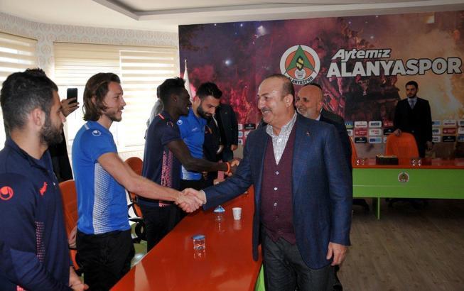 Mevlüt Çavuşoğlu'ndan Alanyaspor'a ziyaret