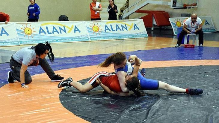 23 Yaş Altı Kadınlar Türkiye Güreş Şampiyonası başladı