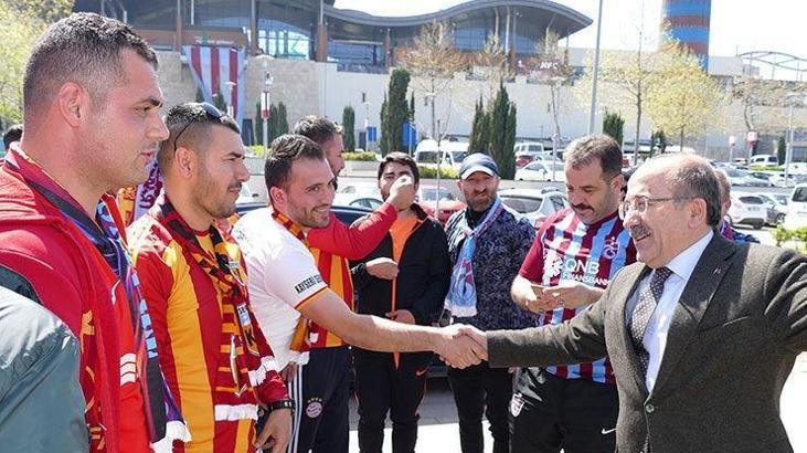 Trabzonspor ve Kayserispor taraftarları buluştu!