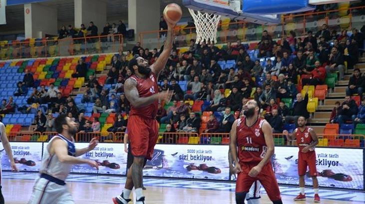 Karesispor ligde ilk mağlubiyetini aldı