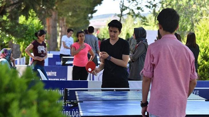 Öğrenciler doyasıya masa tenisi oynadı
