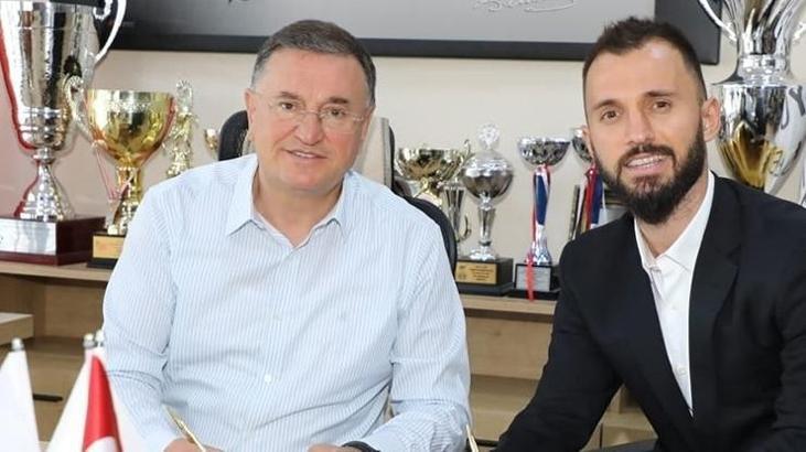Son dakika! Başakşehir Emre Çolak'ı transfer etti