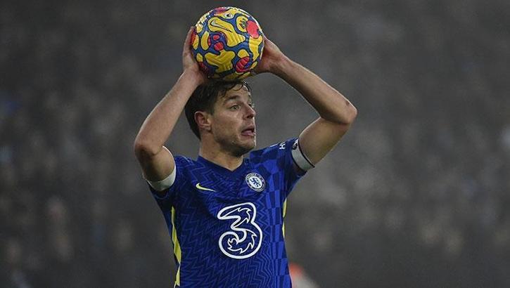Barcelona, Cesar Azpilicueta ile anlaşmaya vardı