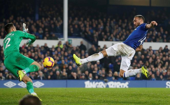 Cenk Tosun'u Ersun Yanal ikna edecek