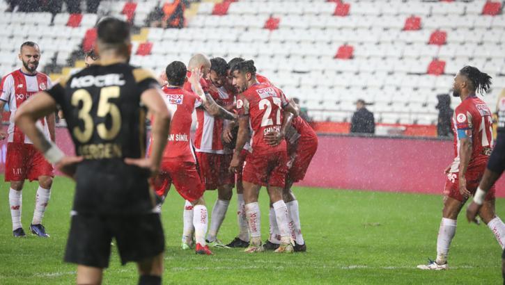 Ziraat Türkiye Kupası: FT Antalyaspor: 2- GZT Giresunspor: 1