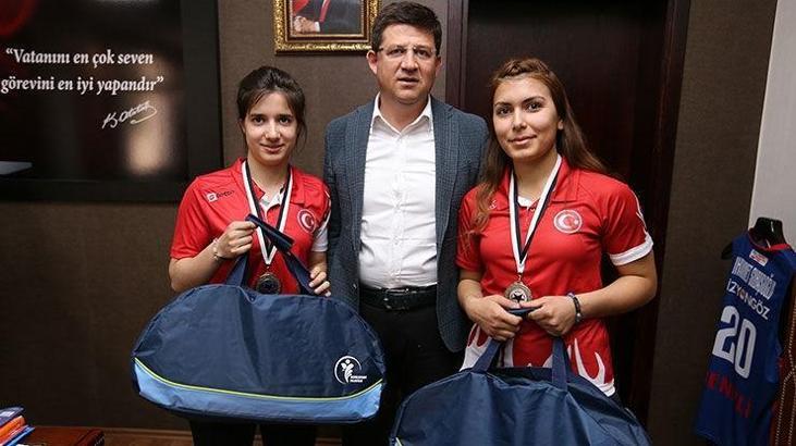 Salona kavuşan milli sporcular hedef büyüttü