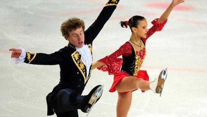 Artistik patinajda Rusya birinci