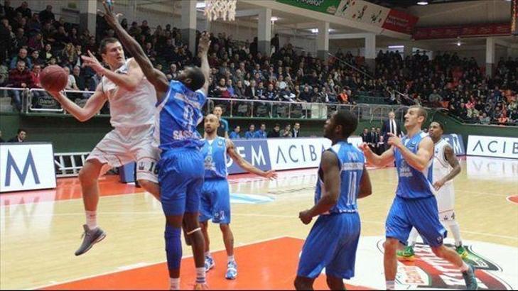 Banvit 74-75 Dinamo Sassari