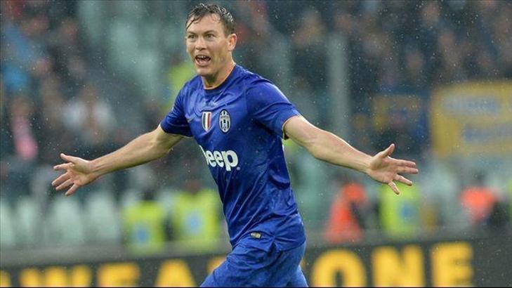 Juventus'ta Lichtsteiner imzayı attı