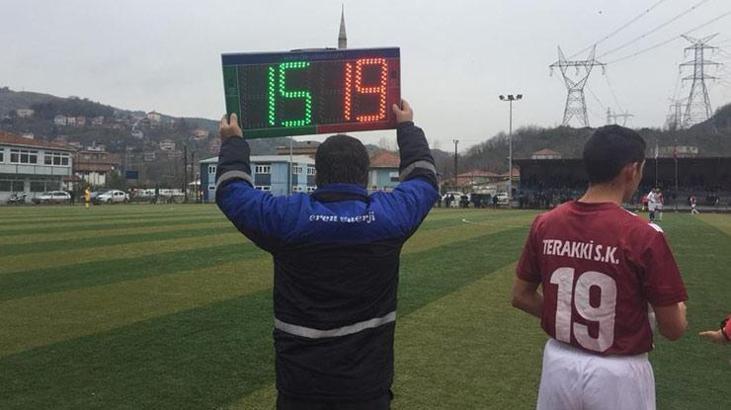 Amatör maçta 3 bin TL değerinde ışıklı tabela kullanıldı