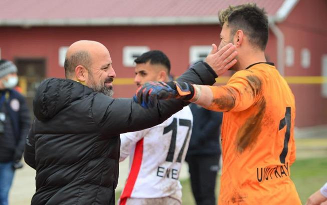 Uşakspor, ilk yarıyı mutlu tamamladı