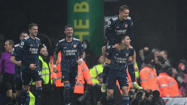 Arsenal, Norwich City'yi 5-0'la geçti!